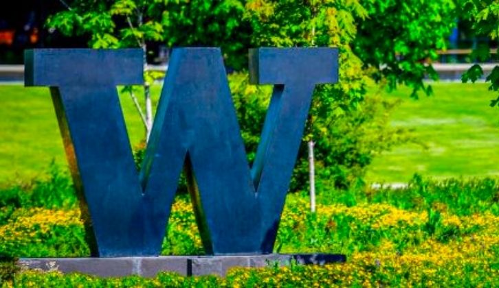Bronze W sculpture on University of Washington campus